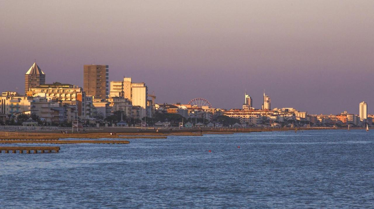 Appartamento Nuovo Centralissimo 150 Mt Dal Mare Lido di Jesolo Exterior foto